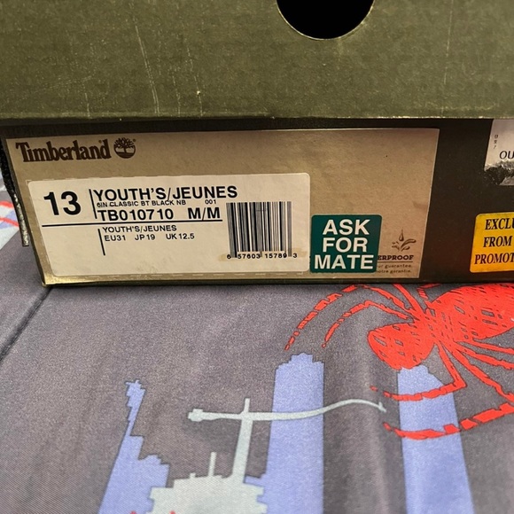 Brand New never been worn size youth 13 - Picture 5 of 5